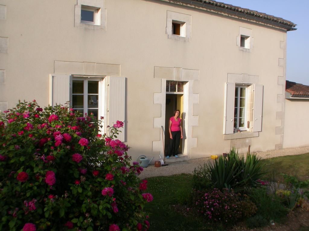 Chambres D'Hotes L'En Haut Des Vignes Mérignac Exterior foto